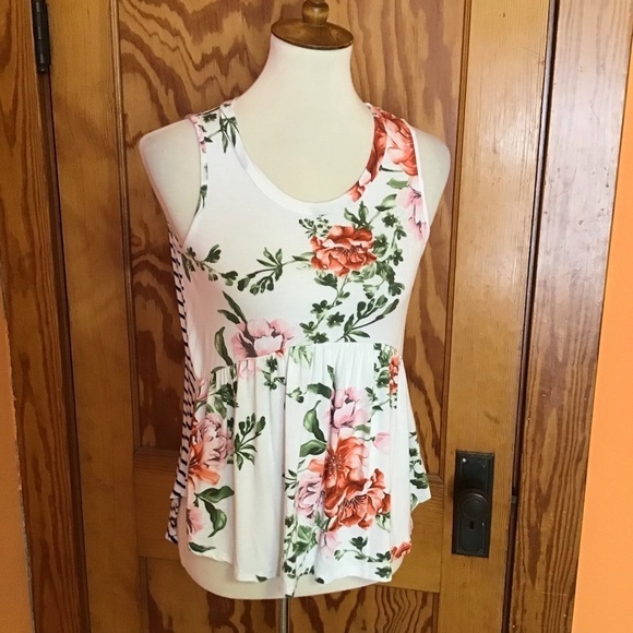 3 for 20 $ bundle Viamor Feminine Floral & Stripes Tank Top - Picture 5 of 8
